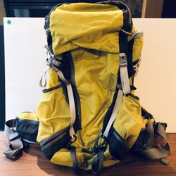 Salomon Sky 38 Yellow Hiking Pack