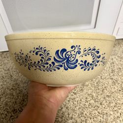 Vintage Pyrex Mixing Bowl 