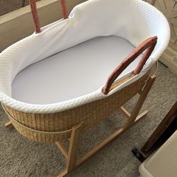 Plum Sparrow Bassinet