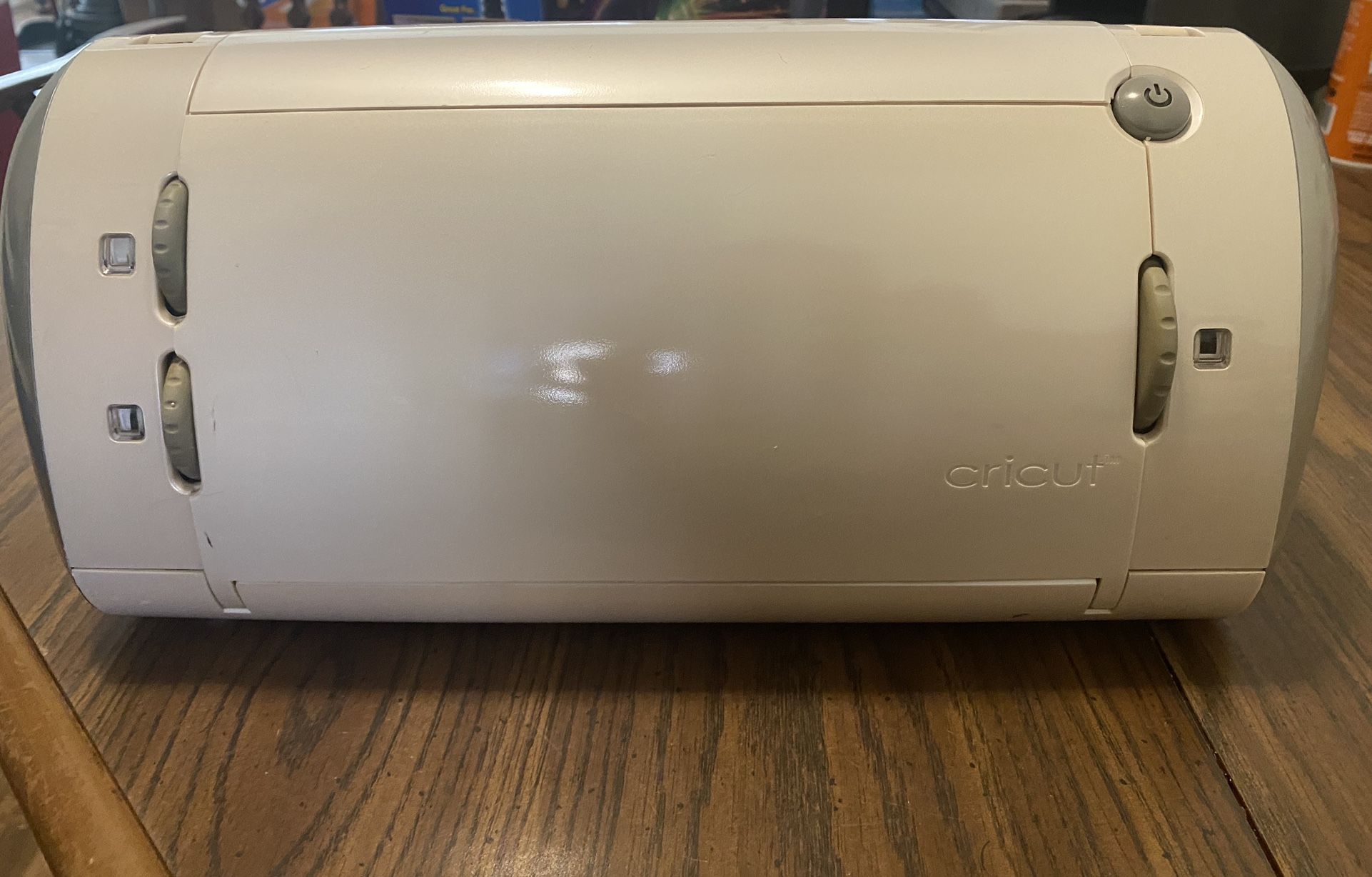 Cricut cutter
