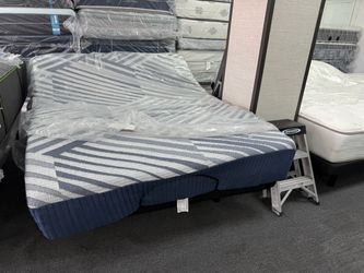 Queen Mattress on Adjustable Base