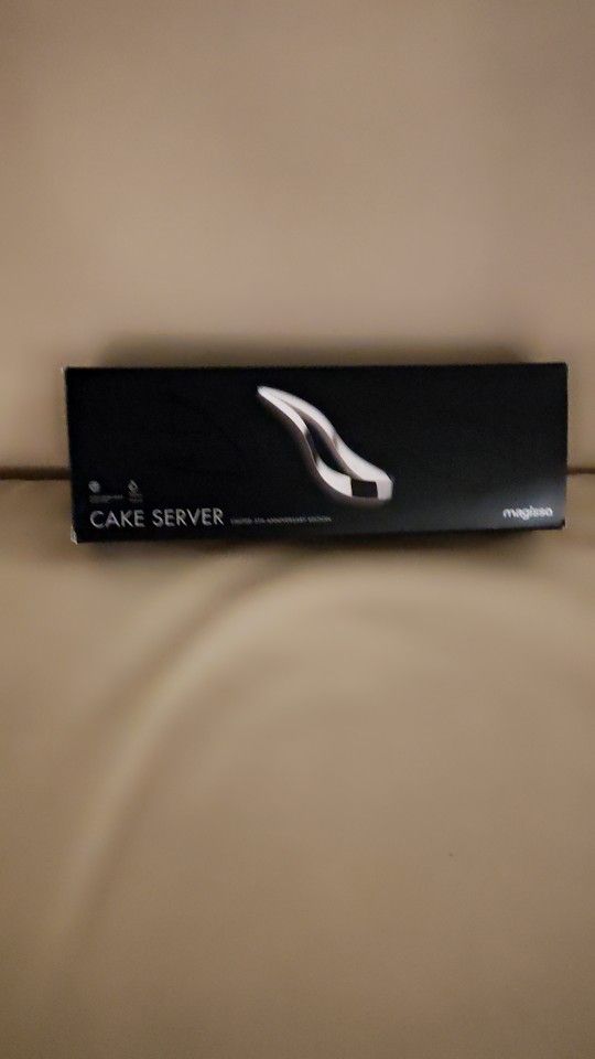 Elegant Cake Cutter