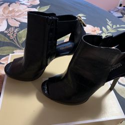 Michael Kors, Black Leather Bootie, Size 8