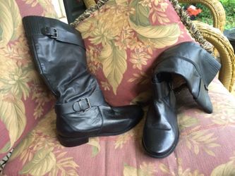 Black leather boot/sz 8 ladies