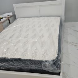 QUEEN SIZE BED, MATTRESS AND TWO NIGHTSTANDS 