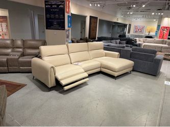 Gorgeous reclining sectional! ☎️❤️🏡