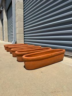 Jardinera de barro $35ea 23.5” long 7.5” wide 5” Tall