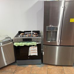Combo Kitchen GE Refrigerator, Gas Stove & Dishwasher In Stainless Steel 