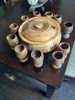 Tiki punch bowl with 11 goblets