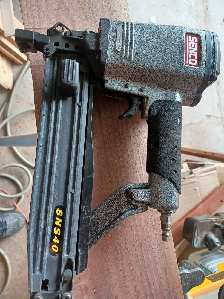 Senco Staple Gun