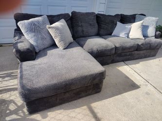 Sectional Couch (free delivery)