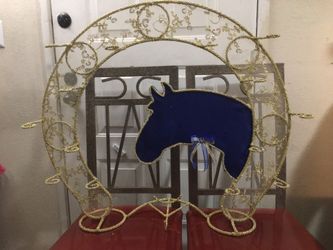 Horseshoe wire quinceañera brindis set