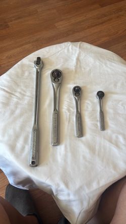Craftsman 15 inch 1/2 inch drive breaker bar 1/2-3/8-1/4 inch drives ratchets in good working condition