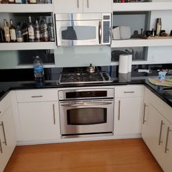 Stove, Oven, Microwave, And Dishwasher Set