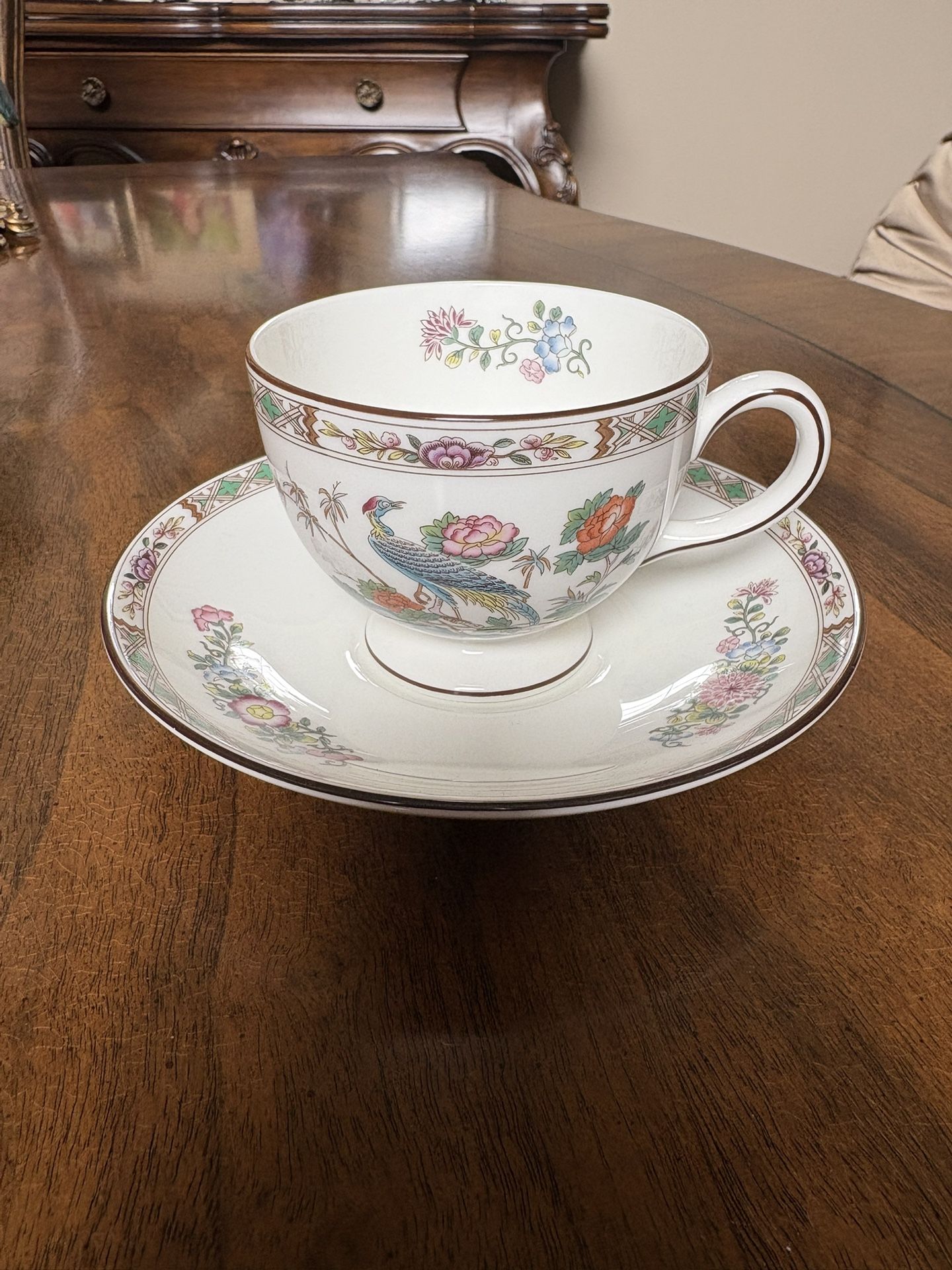 Wedgwood Kutani Crane. Fine Bone China From England