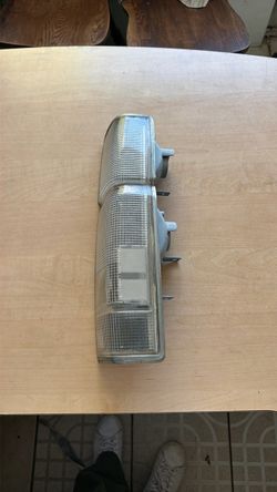 Right tail lamp for Nissan Frontier