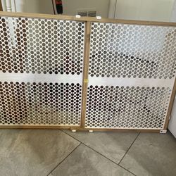 Child gate/dog gate