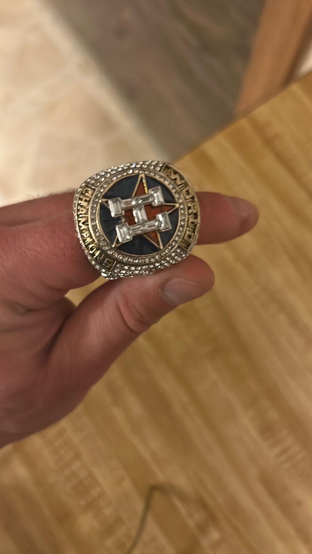 Commemorative ring for Houston Astros number 27 2017