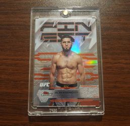 Islam Makhachev Topps Finest /3