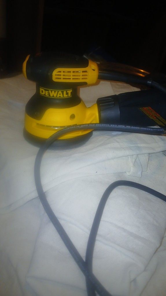 Brand New DEWALT 5-inch Random Orbit Sander