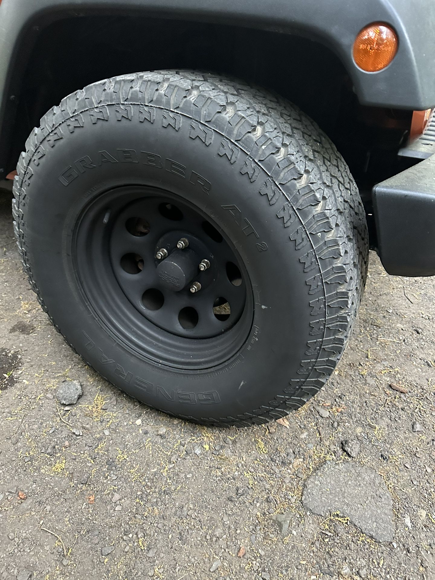 Black Rock 17” Rims 35” General Grabbers At2