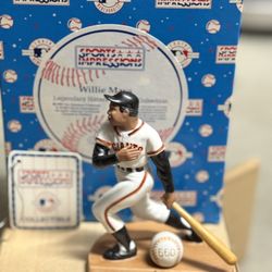 Willie Mays 1993 Sports Impressions 660 Home Runs Figurine