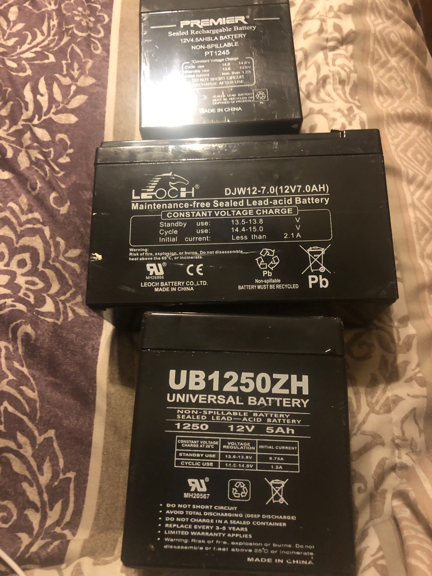 Universal rechargeable battery set of 3