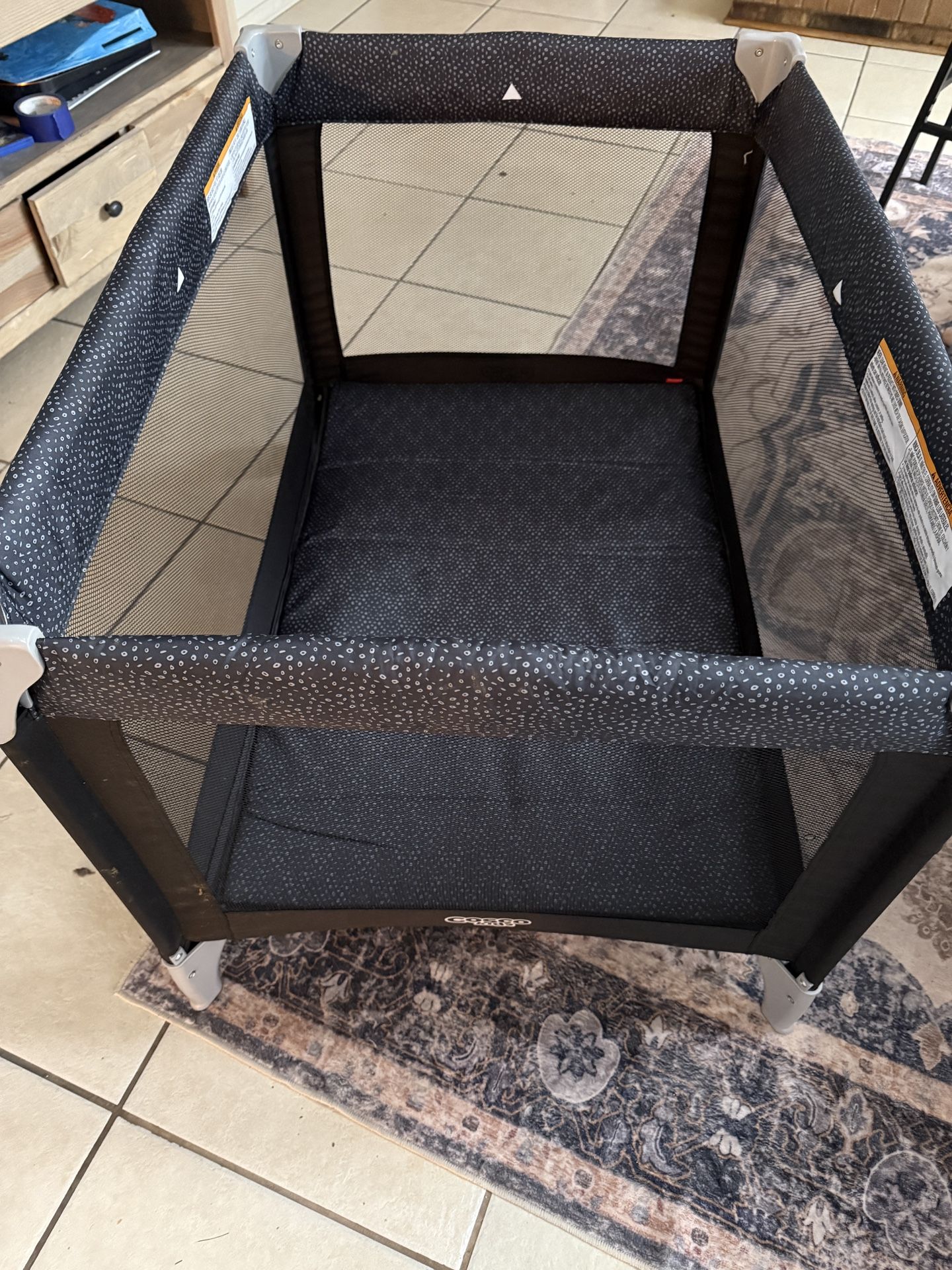 Graco Pack ’n Play Portable Playard — Excellent Condition, 39.5″ × 28.25″ × 29″