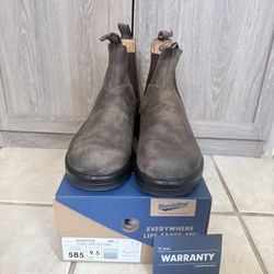 Blundstones Size 10.5