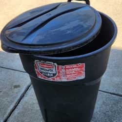 32 Gallon Container Wheel and Cover 