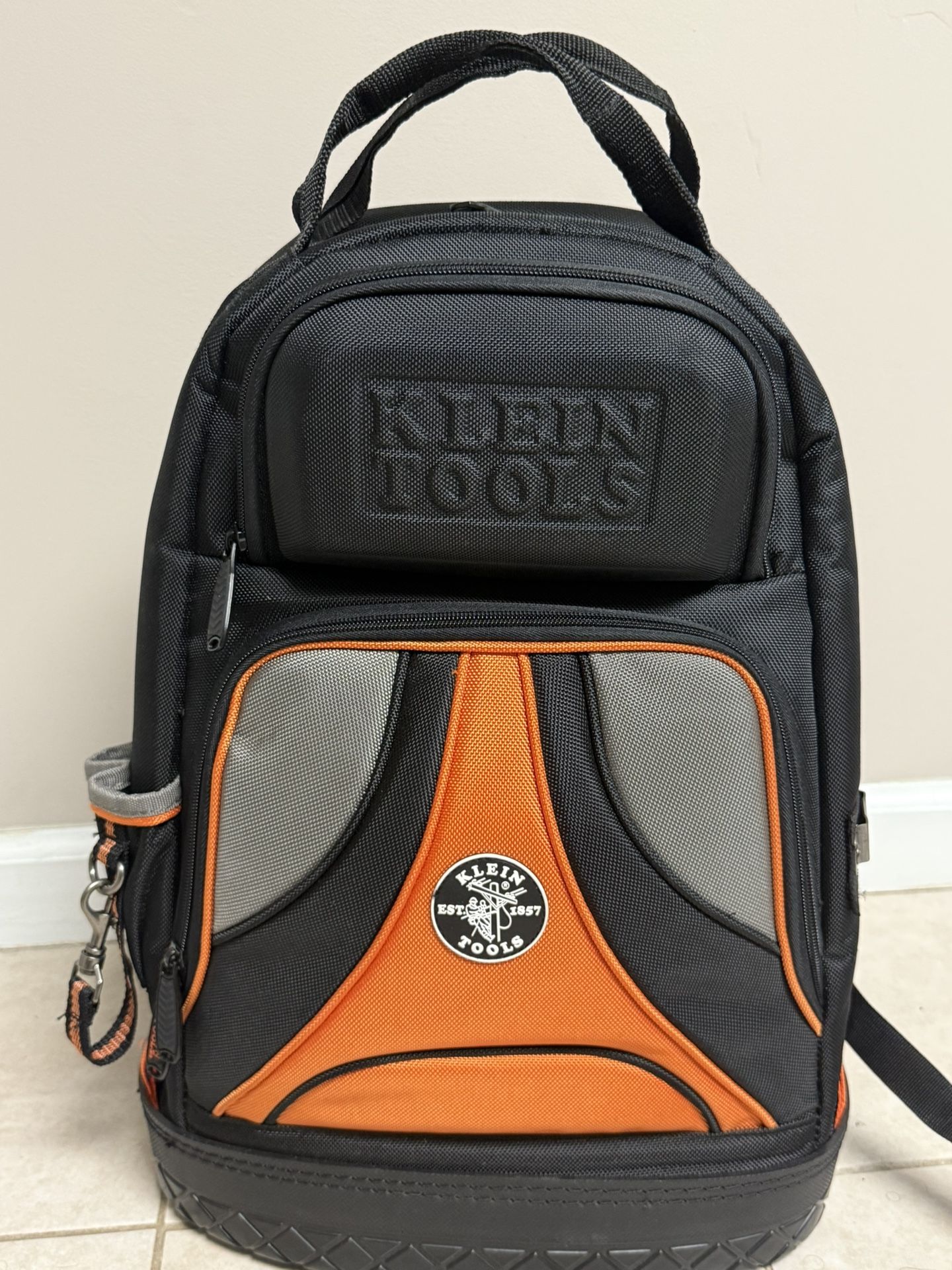 Klein Tools Tradesman Pro Bag Backpack, 39 pockets, 14 Inch, Black 