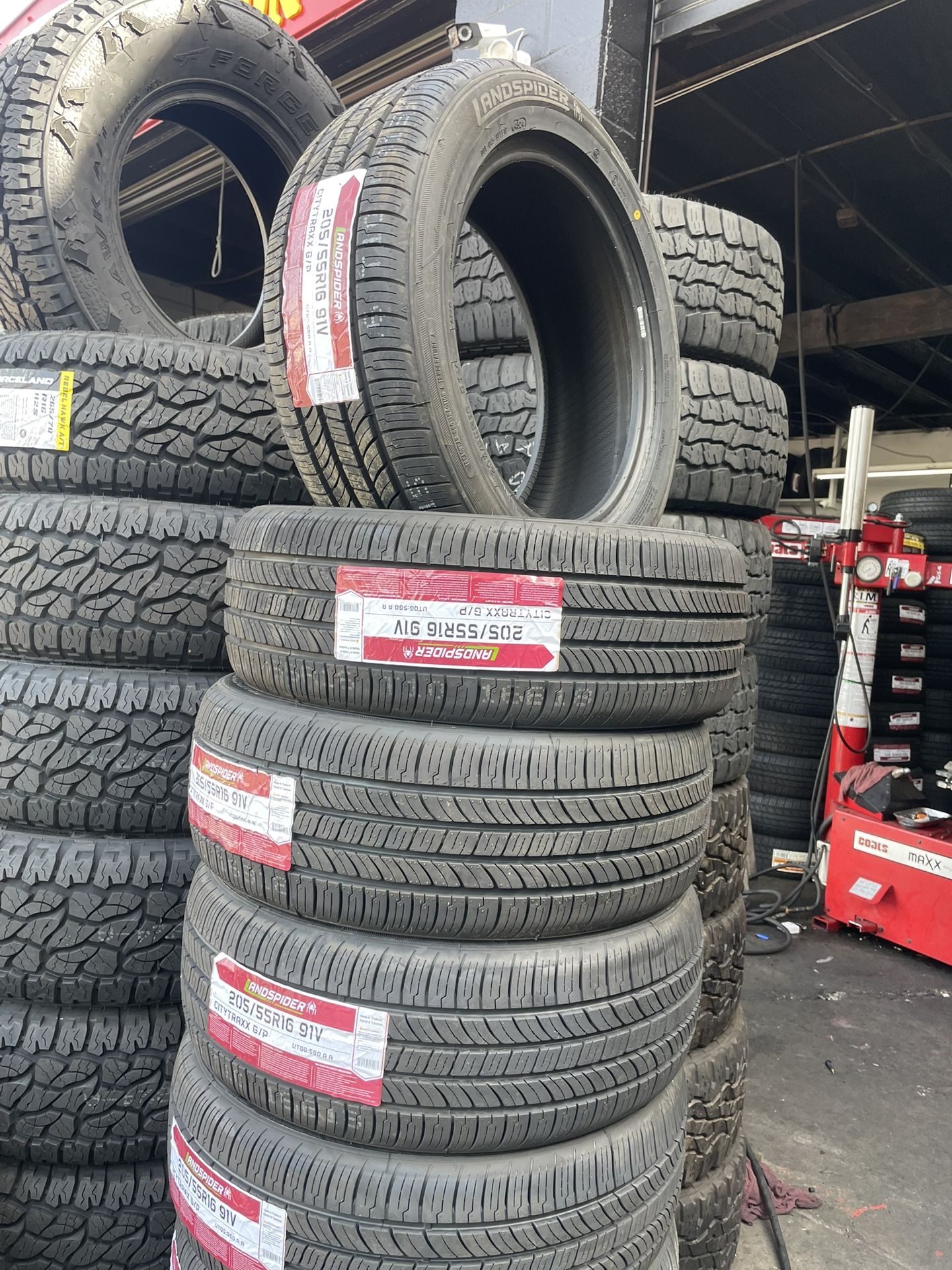 Vendo Un Set De Llantas 205/55R16 Marca LANDESPIDER 