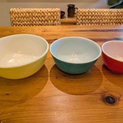 Vintage Pyrex Mixing Bowls