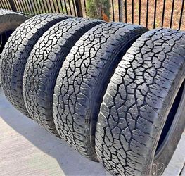 275/65/20 Goodyear Tires en exelentes ocasiones de vida lss 4