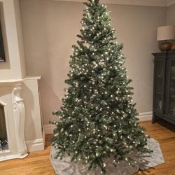 Christmastree With Stand, Prelit