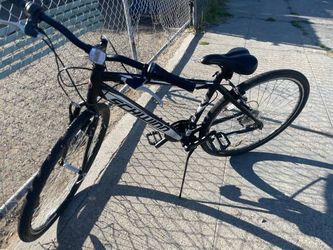 Schwinn Pathway 700C Hybrid Comfort Bike Aluminum