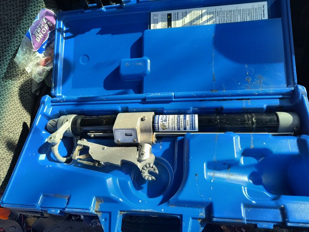 Portable Load Break Tool