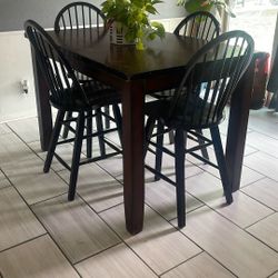 Table With 4chairs