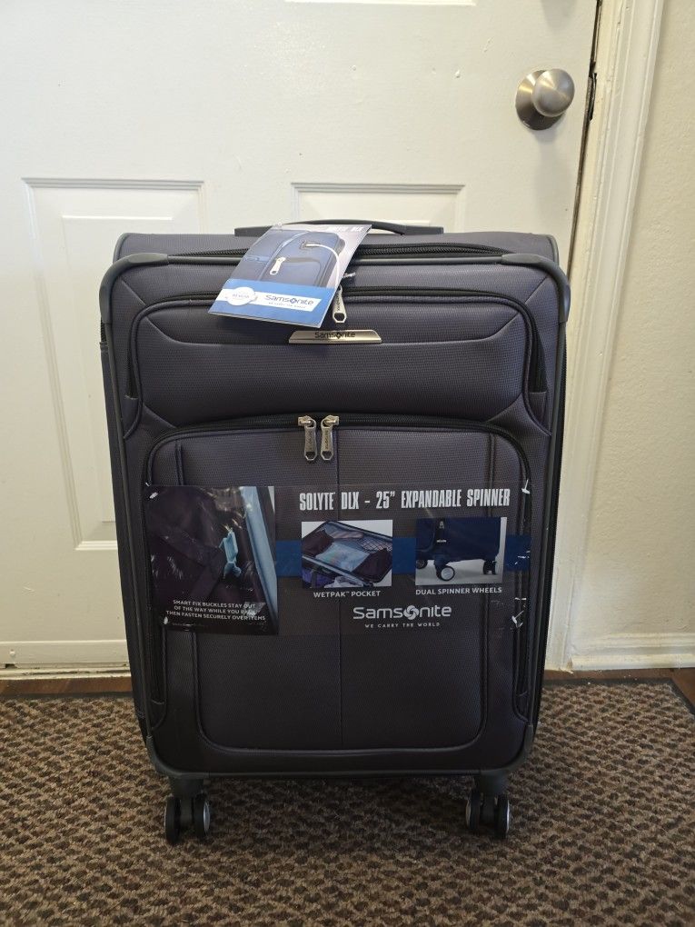 New And Unused 25" Samsonite Solyte DLX Suitcase