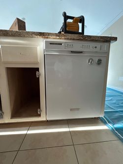 KitchenAid Built-In Dishwasher White