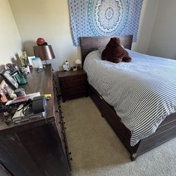 Solid Wood Bedroom Furniture Set