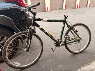 Giant Classic bicycle
