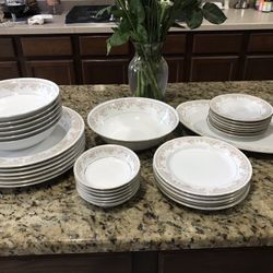 Beautiful China Set $5.00