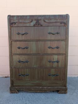 Dresser
