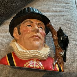 Royal Doulton Yeoman Of The Guard