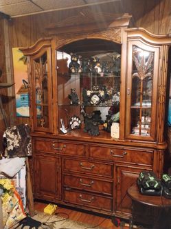 Hutch & cabinet set