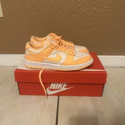 Nike Dunk Low Peach Cream