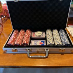 New 300 Piece Poker Set 