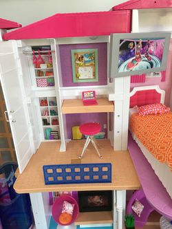 Smart-Connected Dollhouses : Hello Barbie Dreamhouse