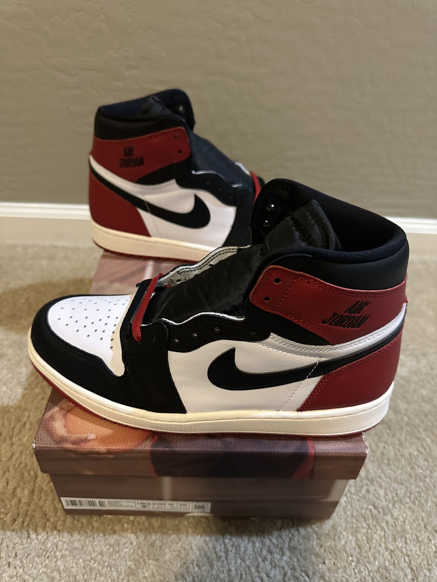 Brand New Jordan 1 Retro High OG Black Toe Reimagined Men’s Size 9.5